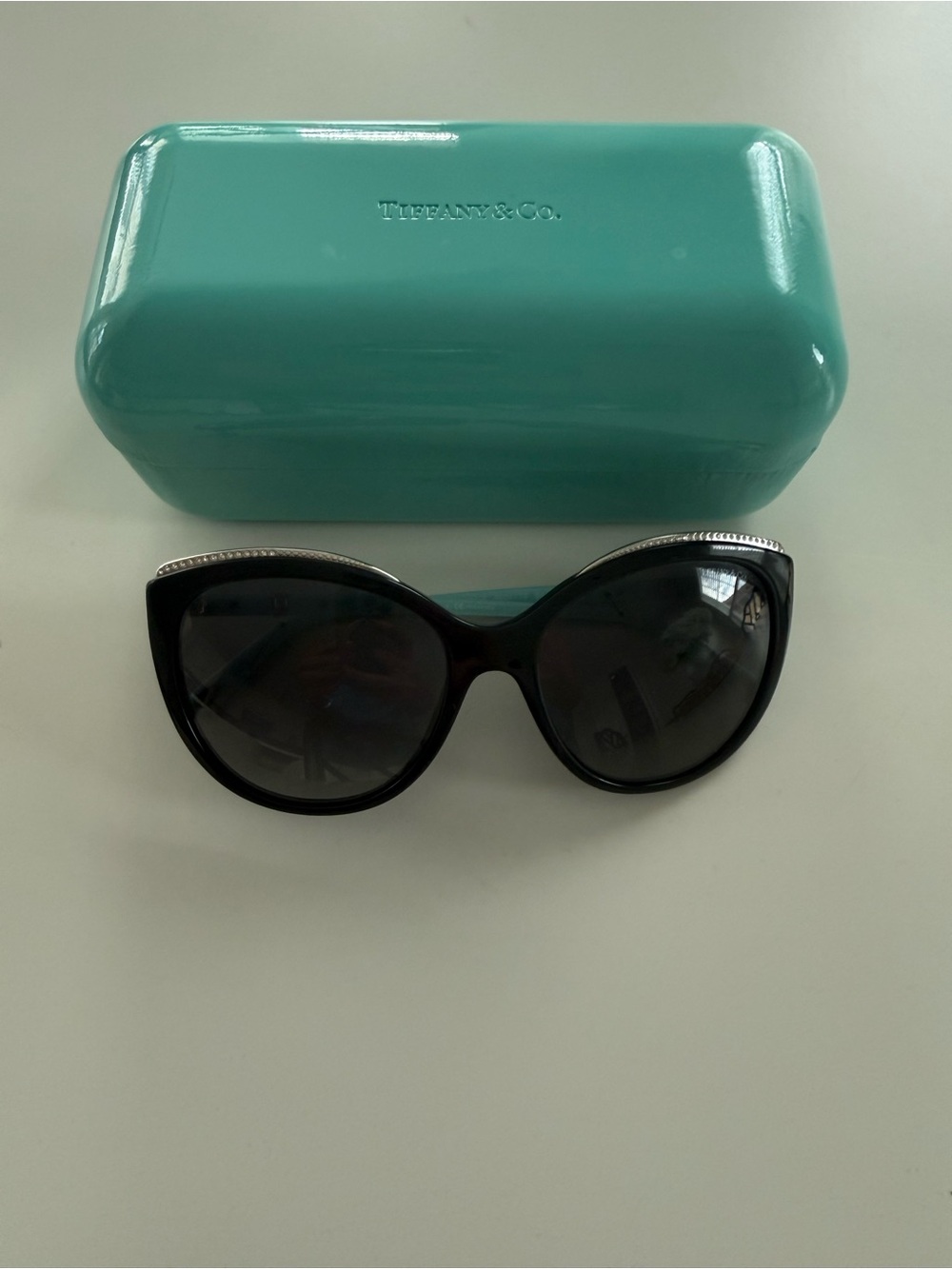 Tiffany & Co. Black Cat-Eye Sunglasses with Tiffany Blue Case - Best offer